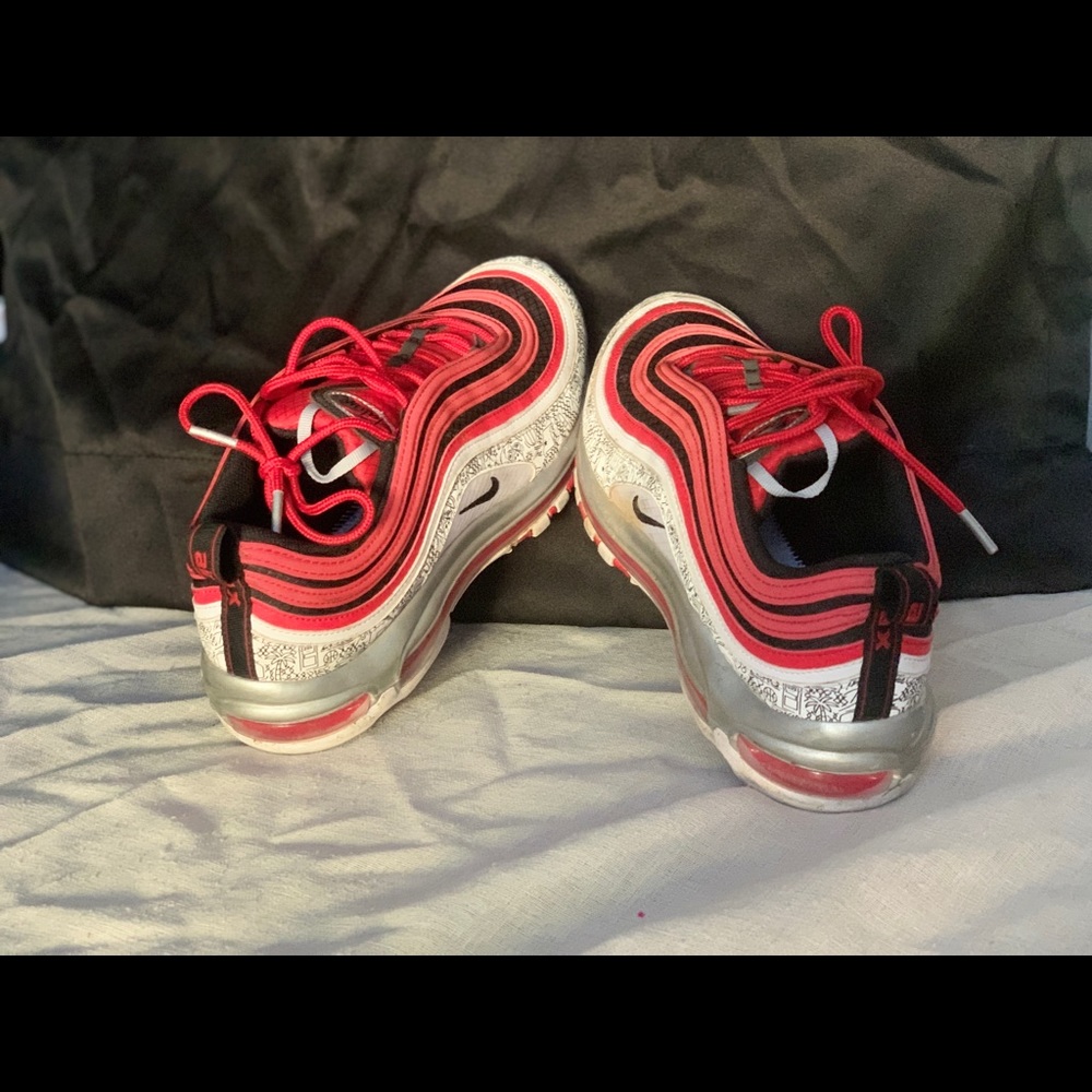 Shoe - Picture 2 of 2